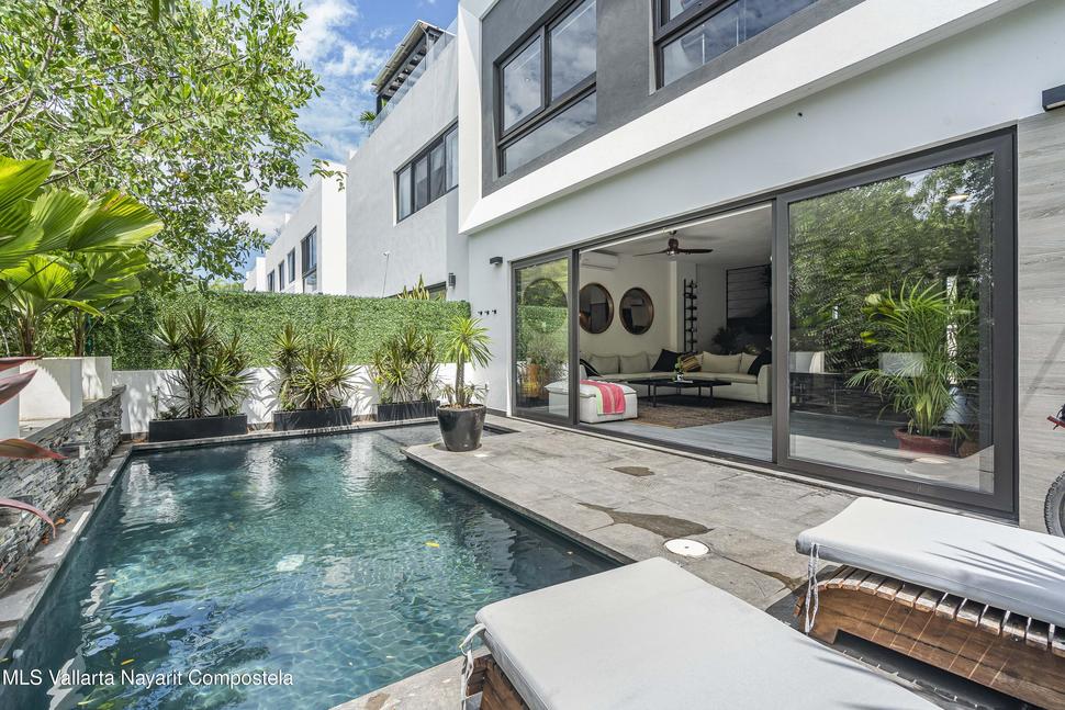 20251030214020513021000000 o