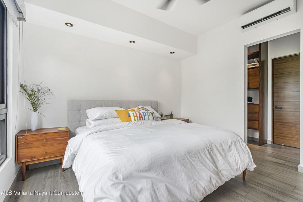 20251030214100809339000000 o