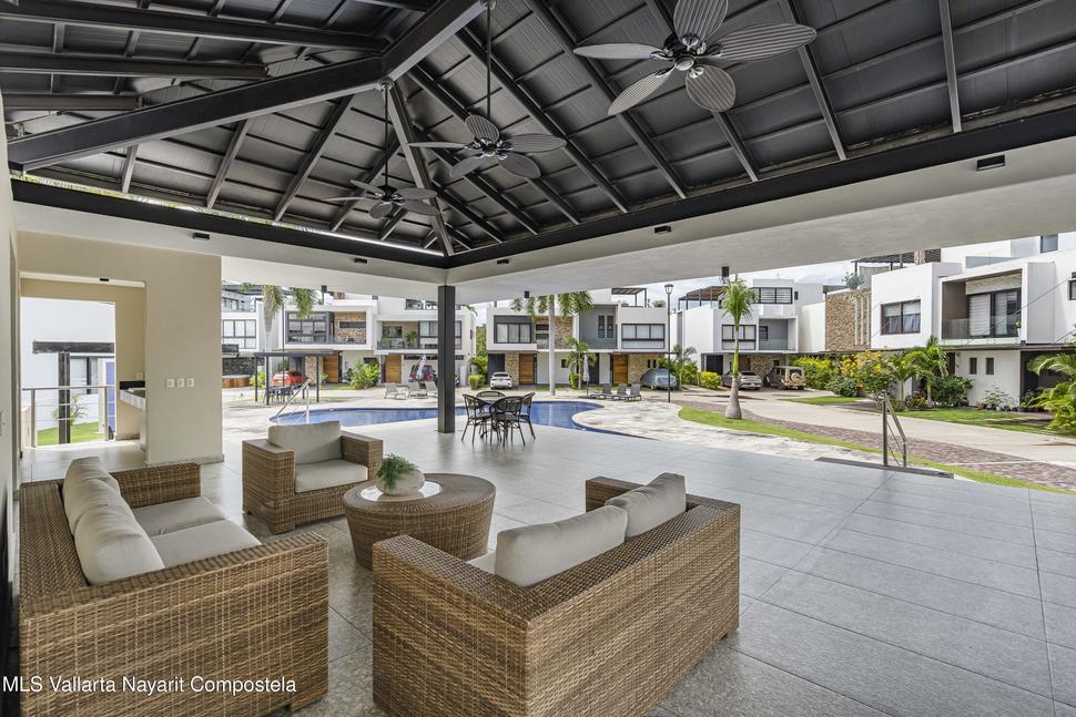 20251030214120408695000000 o