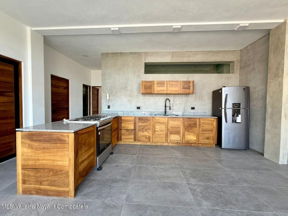 20251218170827943181000000 o