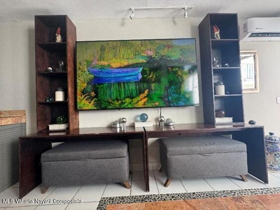 20251208232202228972000000 o