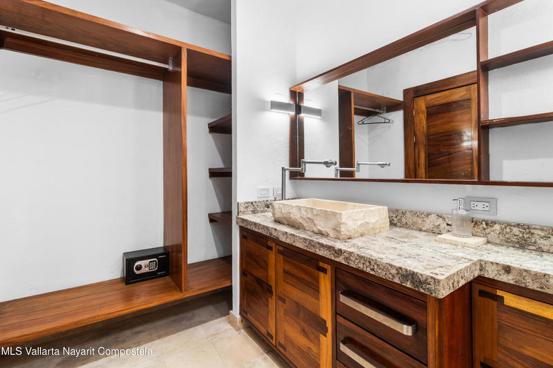 20251006181859134479000000 o