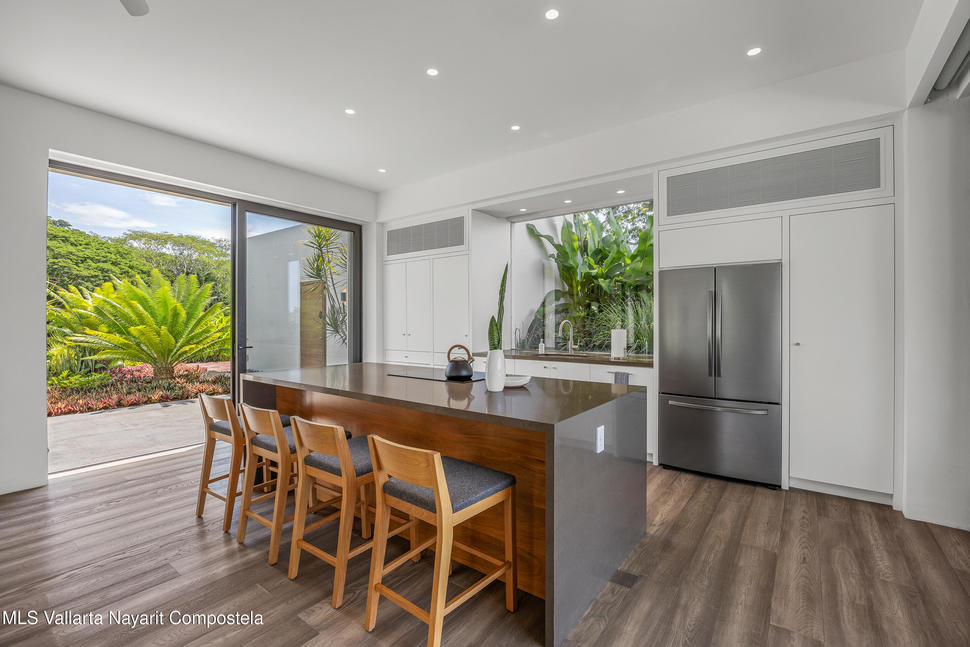 20250920020822867949000000 o