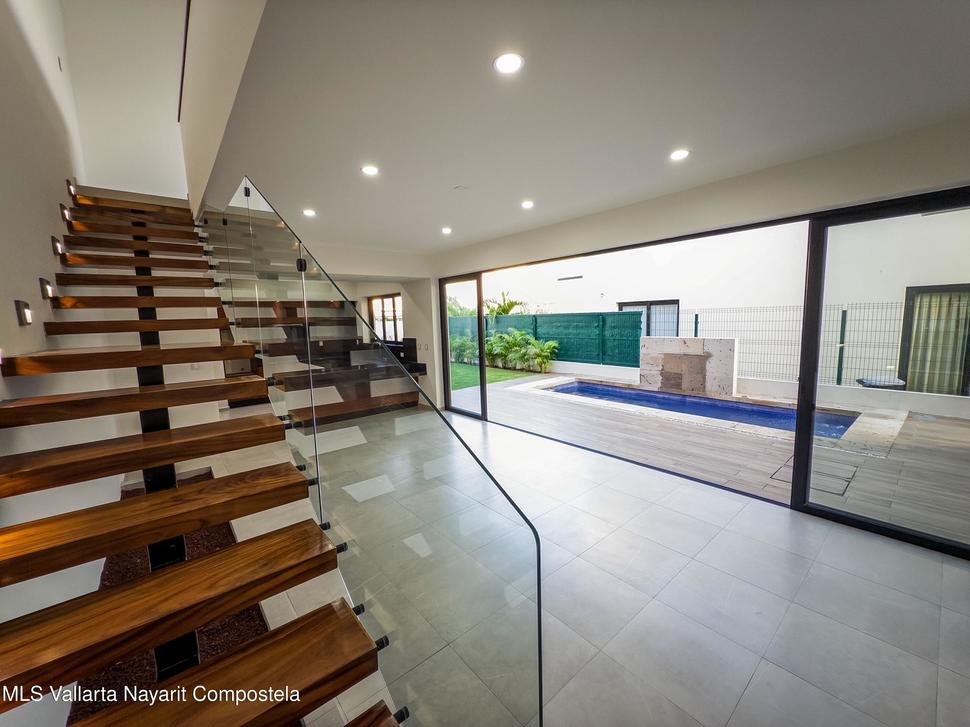 20251216214304258089000000 o