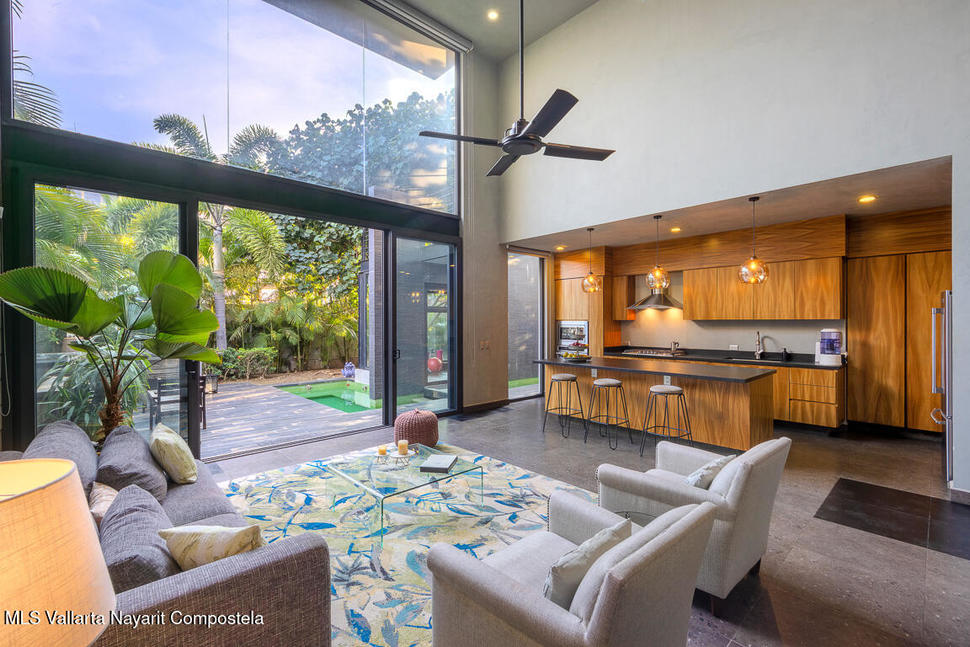 20251217214010905478000000 o