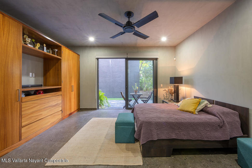 20251217214018064693000000 o