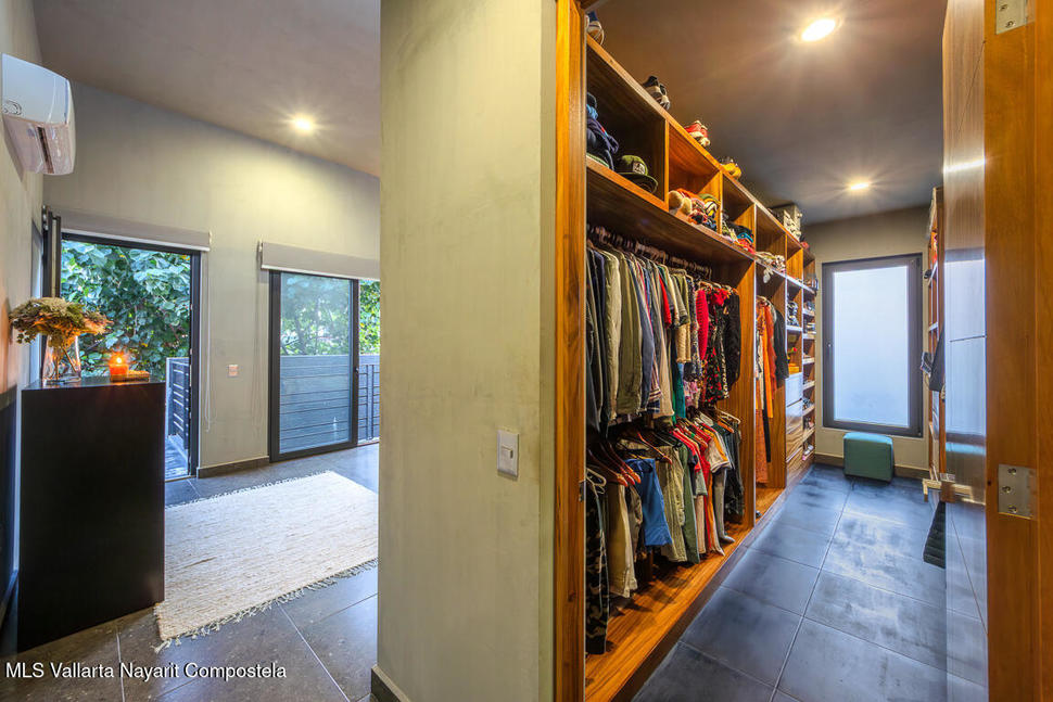 20251217214022797833000000 o