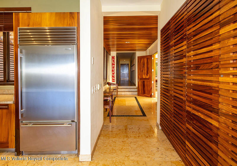 20250822194220257506000000 o