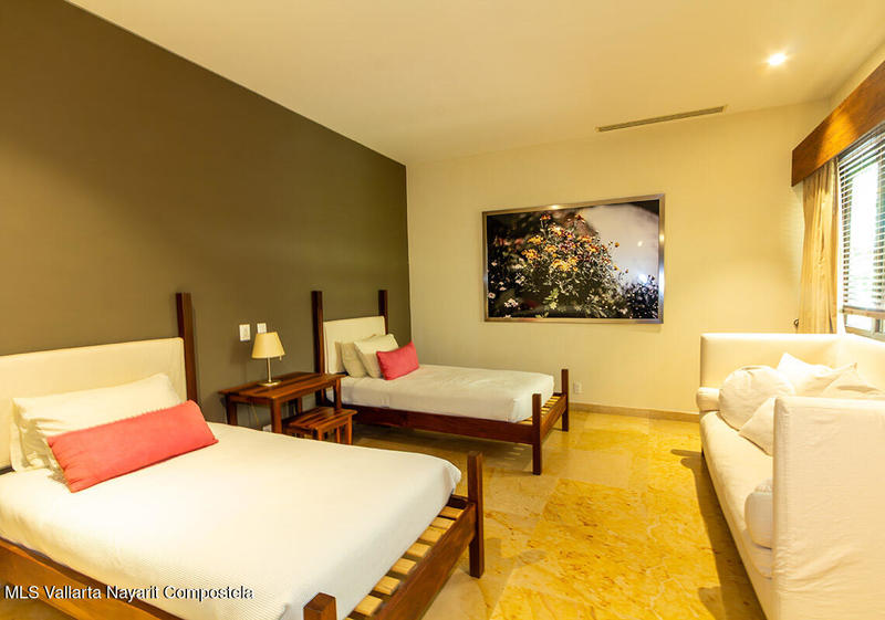 20250822194223422281000000 o