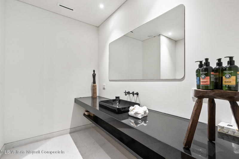 20250710204031170711000000 o