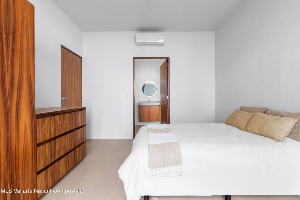 20251217202611171948000000 o