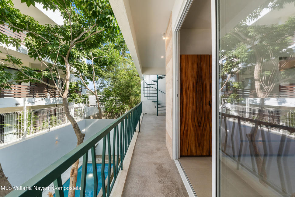 20251217204947497914000000 o