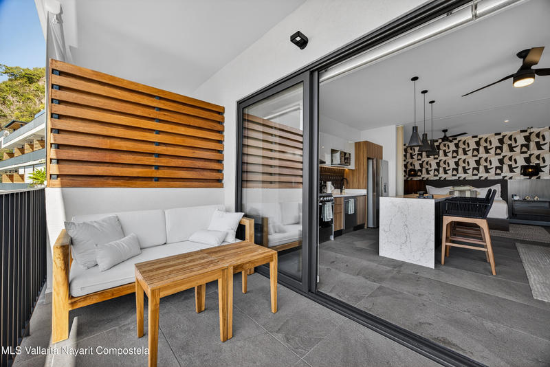 20251226203329046656000000 o