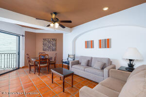 20251004180747649705000000 o