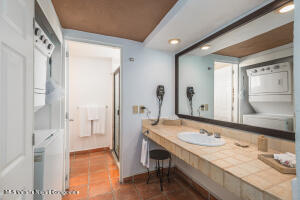 20251004175649846490000000 o