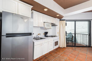 20251004175652235556000000 o