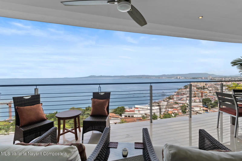 Paramount Bay 708 708