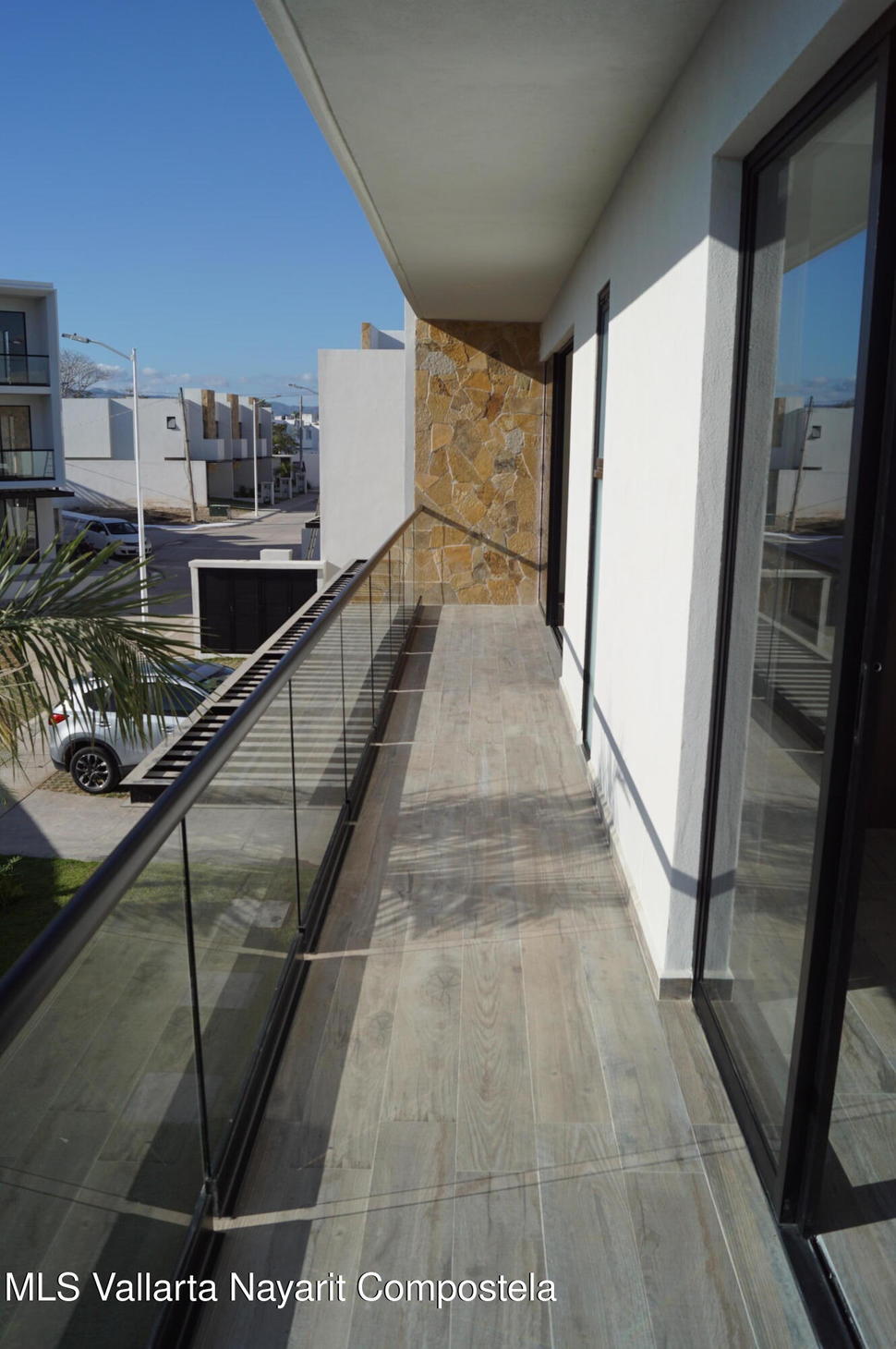 20251217182937348651000000 o