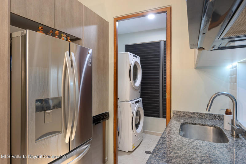 20250927212433149194000000 o