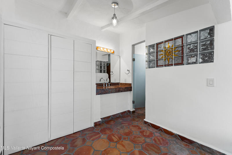 20251030203550765746000000 o