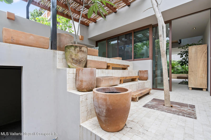 20250708200200211768000000 o