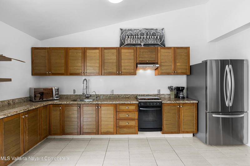 20251001192007068669000000 o