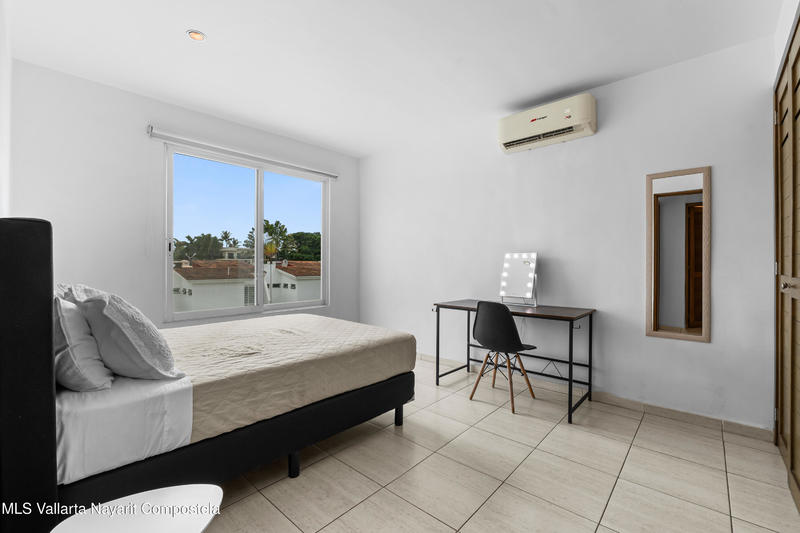 20251001192019434686000000 o