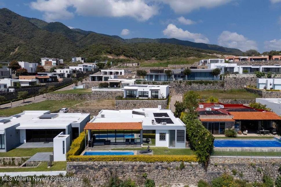 20251108184109895834000000 o