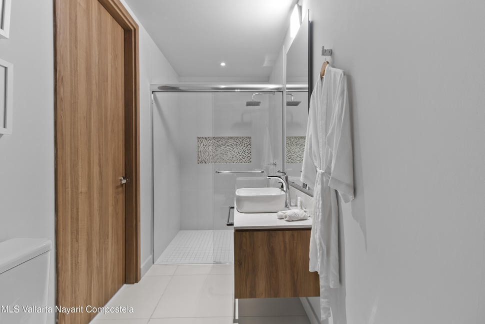 20251105211715519167000000 o