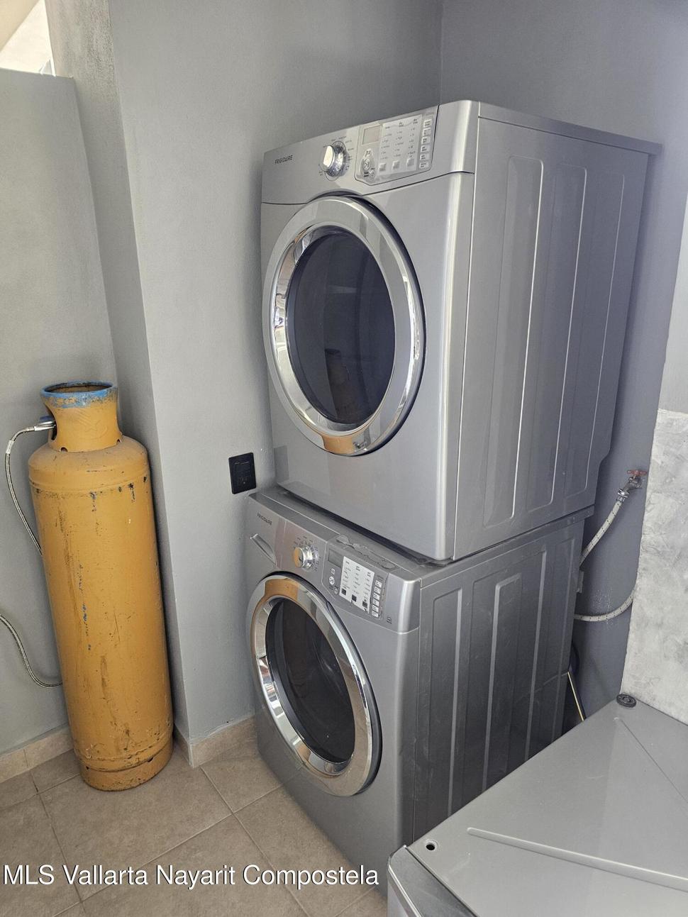 20251227231531064994000000 o