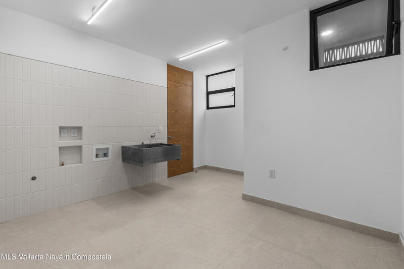 20251023032117298341000000 o