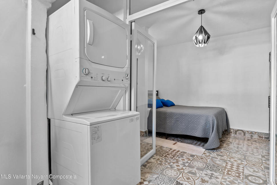 20251222233357795541000000 o