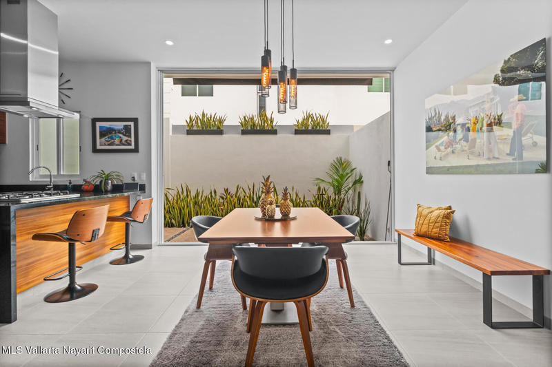 20251028204647786343000000 o