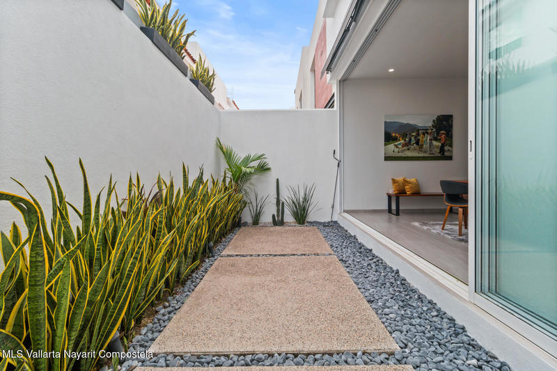 20251028204702144581000000 o