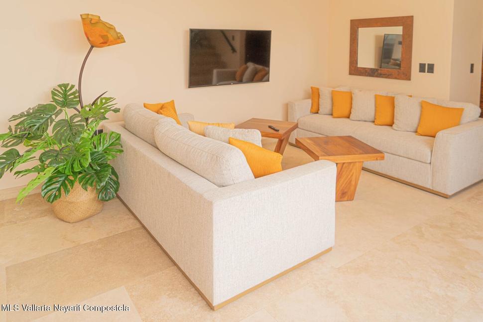 20251127002450684275000000 o