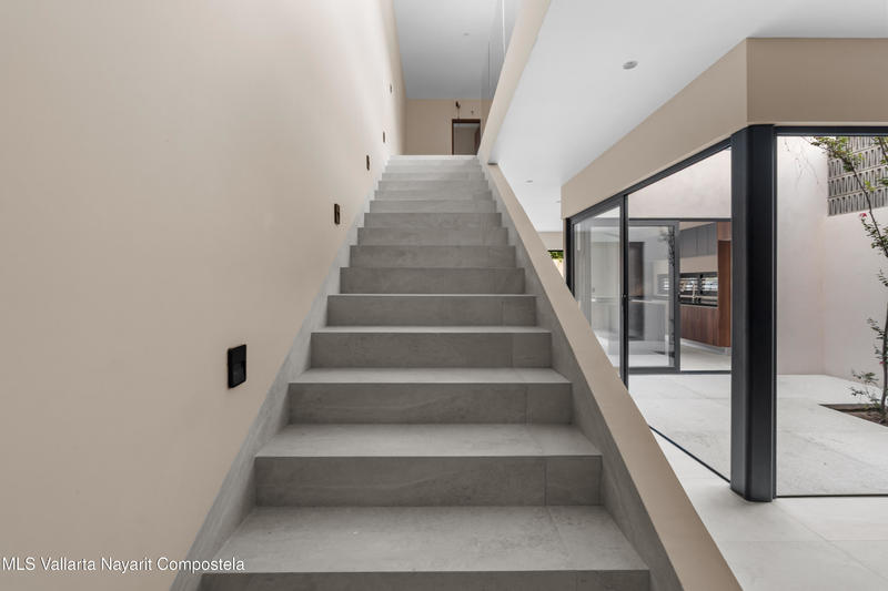 20250918183513934082000000 o