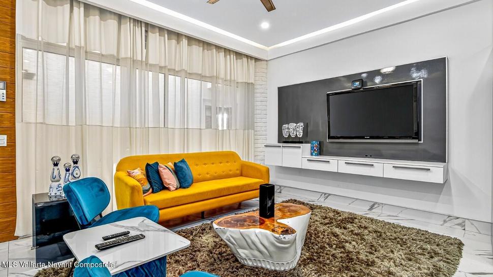 20251122012215463767000000 o