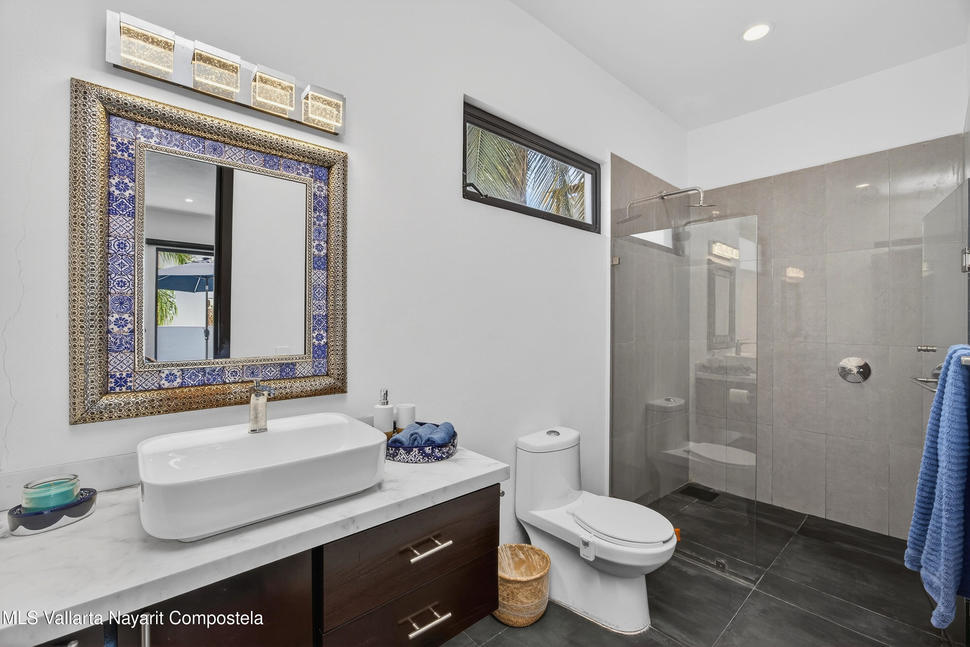 20251219181830198248000000 o