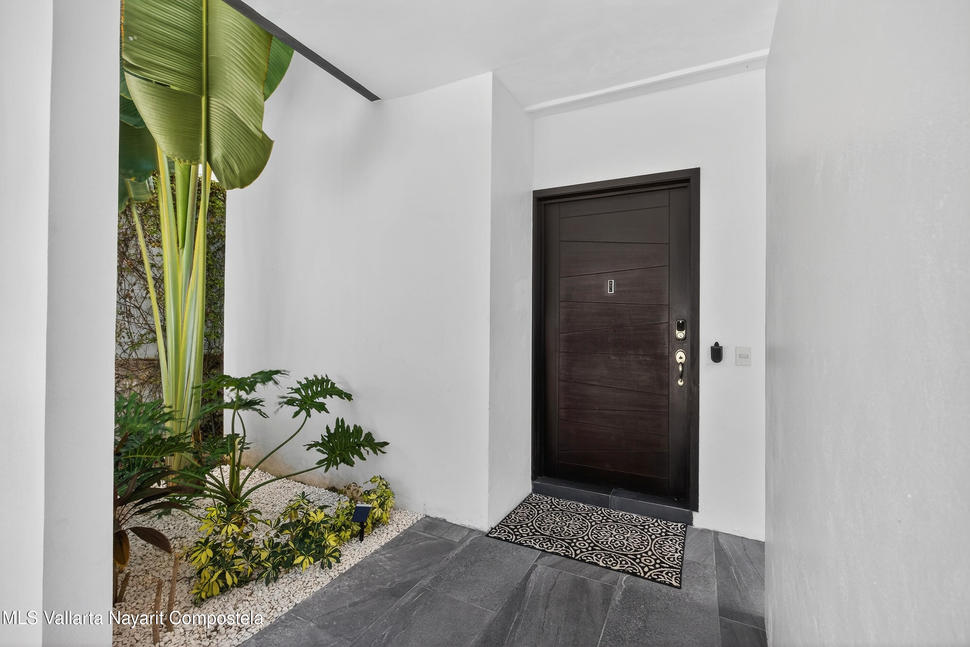 20251219182002641851000000 o