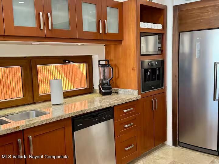 20251210195235740112000000 o