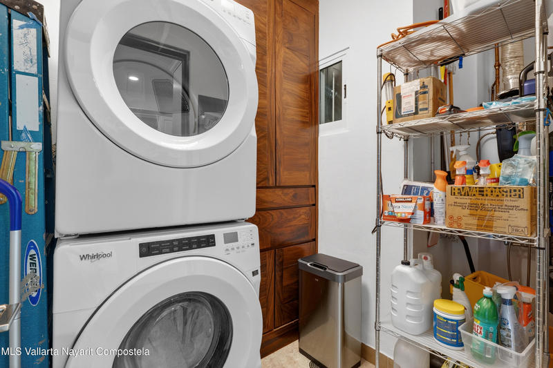 20251015225855551443000000 o