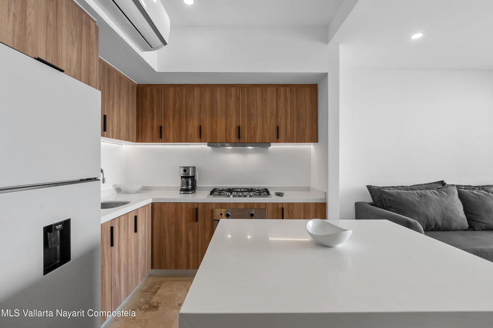 20251105232920608952000000 o