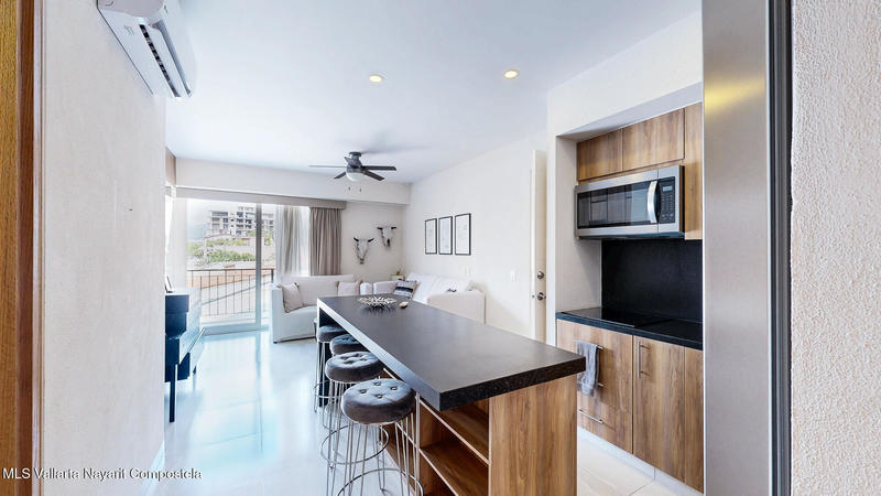 20251010213625141054000000 o