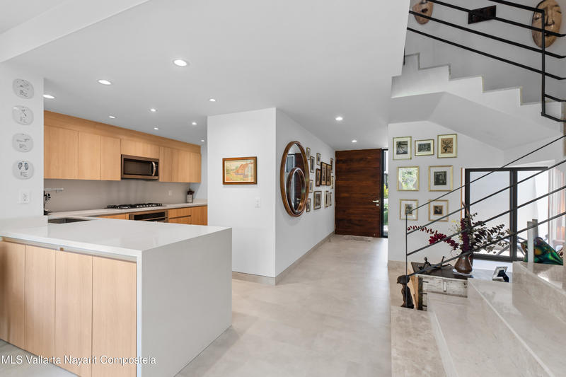 20250827214225873881000000 o