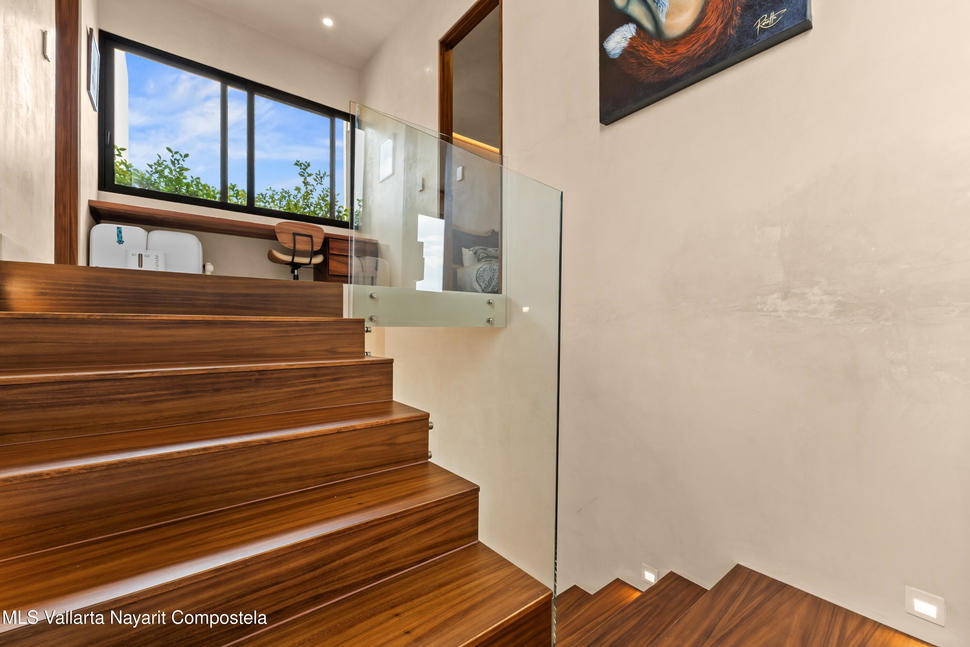 20251002143241808182000000 o