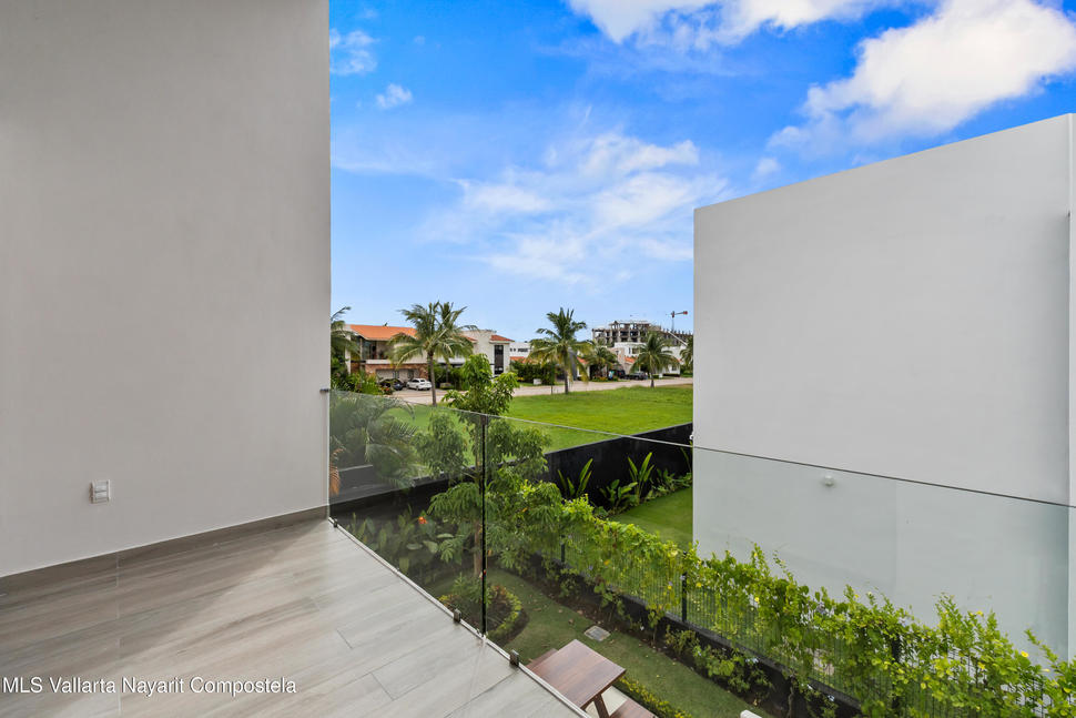 20251002143257028101000000 o